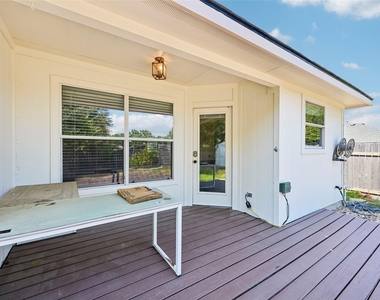 110 Newport Landing Pl - Photo Thumbnail 31