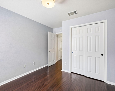 110 Newport Landing Pl - Photo Thumbnail 21