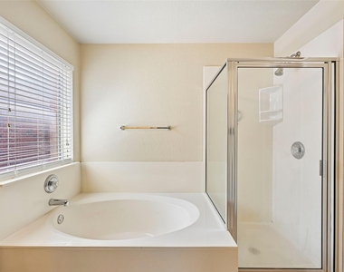 110 Newport Landing Pl - Photo Thumbnail 29