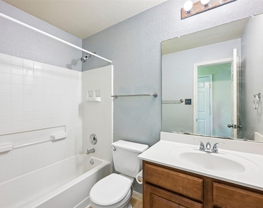 110 Newport Landing Pl - Photo Thumbnail 19