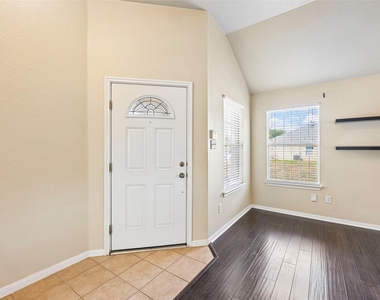 110 Newport Landing Pl - Photo Thumbnail 8
