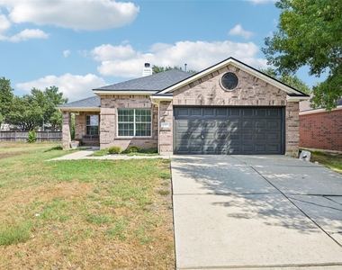 110 Newport Landing Pl - Photo Thumbnail 2