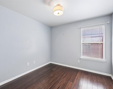 110 Newport Landing Pl - Photo Thumbnail 20