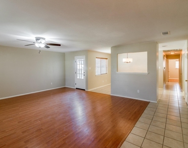 11205 Slippery Elm Trl - Photo Thumbnail 5