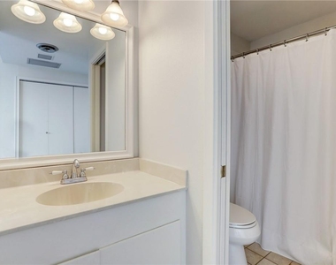 1801 Lavaca St - Photo Thumbnail 10