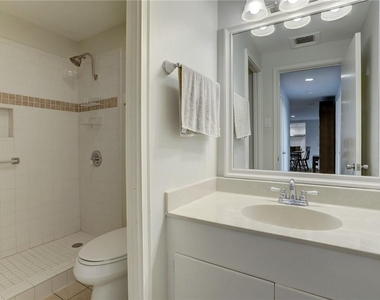 1801 Lavaca St - Photo Thumbnail 12