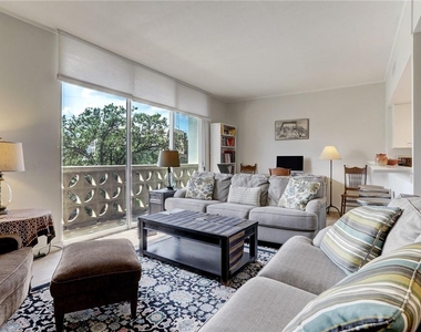 1801 Lavaca St - Photo Thumbnail 3