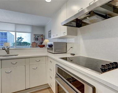 1801 Lavaca St - Photo Thumbnail 5