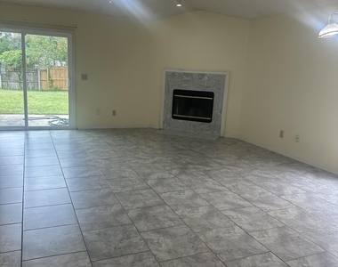 11170 Wandering Oaks Drive - Photo Thumbnail 3