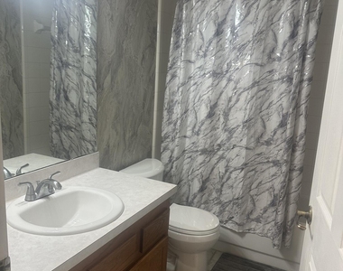 11170 Wandering Oaks Drive - Photo Thumbnail 5