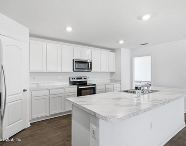 12069 Green Thicket Lane - Photo Thumbnail 12