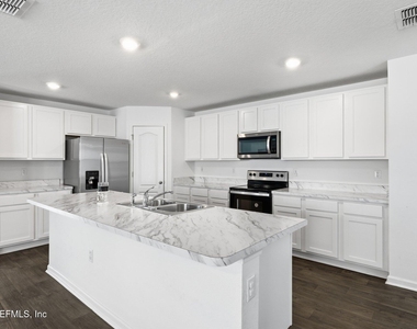 12069 Green Thicket Lane - Photo Thumbnail 1