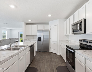 12069 Green Thicket Lane - Photo Thumbnail 13