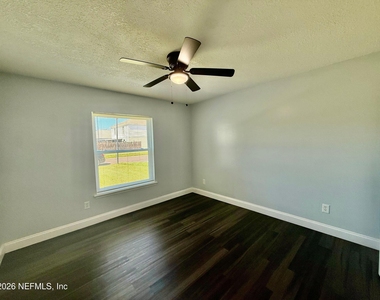 6841 Ridgeview Avenue - Photo Thumbnail 10