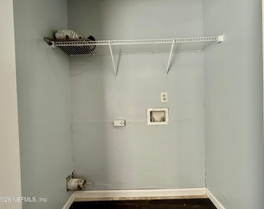6841 Ridgeview Avenue - Photo Thumbnail 18