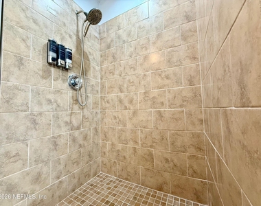 6841 Ridgeview Avenue - Photo Thumbnail 32