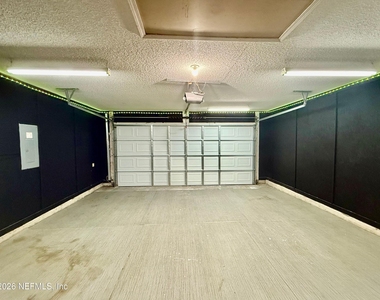 6841 Ridgeview Avenue - Photo Thumbnail 21