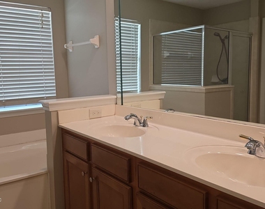 1063 Moosehead Drive - Photo Thumbnail 7