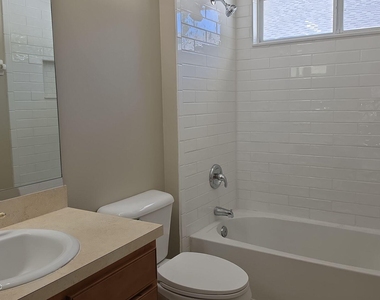 1063 Moosehead Drive - Photo Thumbnail 11