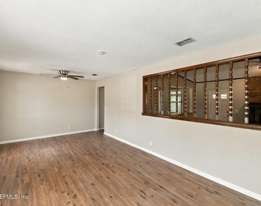6010 Hillman Drive - Photo Thumbnail 3