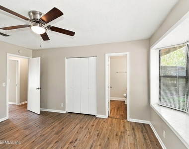 6010 Hillman Drive - Photo Thumbnail 9