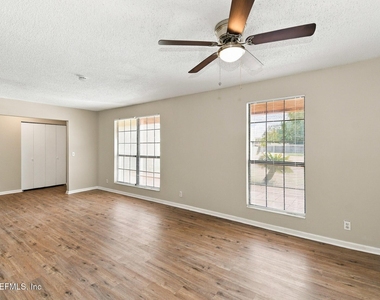 6010 Hillman Drive - Photo Thumbnail 7