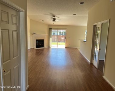 3537 Whisper Creek Boulevard - Photo Thumbnail 7