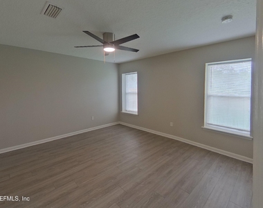 7644 Arancio Drive - Photo Thumbnail 7