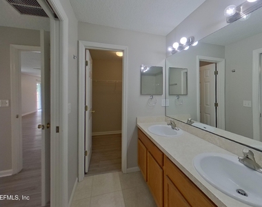 7644 Arancio Drive - Photo Thumbnail 9