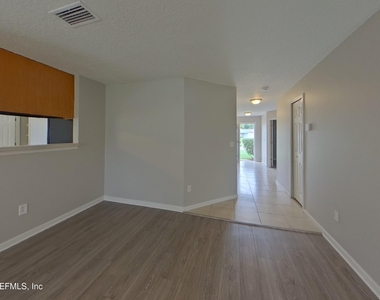 7644 Arancio Drive - Photo Thumbnail 2