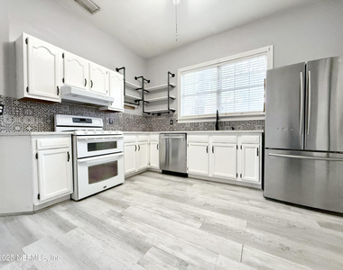 2739 Green Street - Photo Thumbnail 6