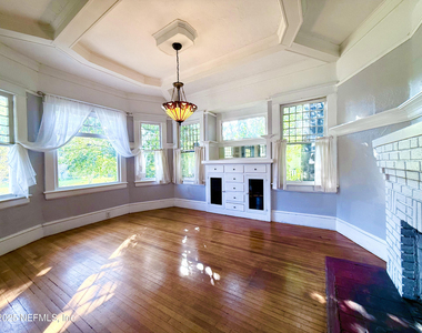 2739 Green Street - Photo Thumbnail 3