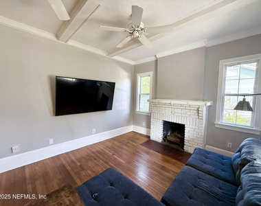 2739 Green Street - Photo Thumbnail 5