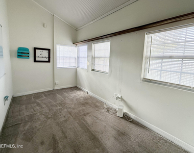 2739 Green Street - Photo Thumbnail 13