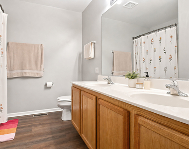 1693 W Turtle Creek Lane - Photo Thumbnail 7