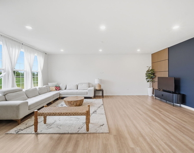 24618 W Alexis Lane - Photo Thumbnail 10