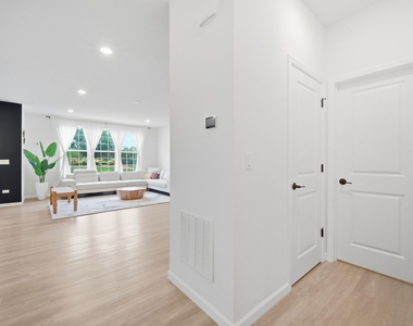 24618 W Alexis Lane - Photo Thumbnail 5