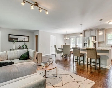 3305 Flowers Drive - Photo Thumbnail 6