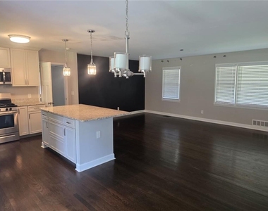 3305 Flowers Drive - Photo Thumbnail 11