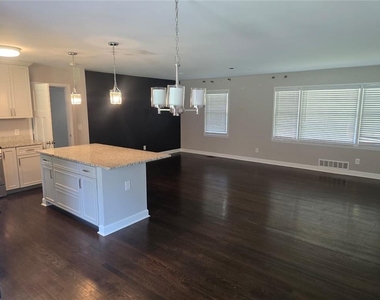 3305 Flowers Drive - Photo Thumbnail 14