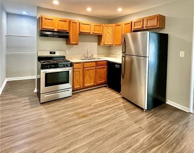 1223 Pineglen Drive - Photo Thumbnail 5