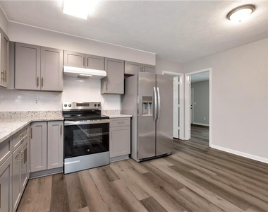 649 Oakland Way - Photo Thumbnail 17