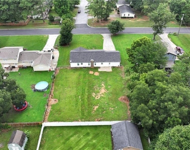 649 Oakland Way - Photo Thumbnail 3