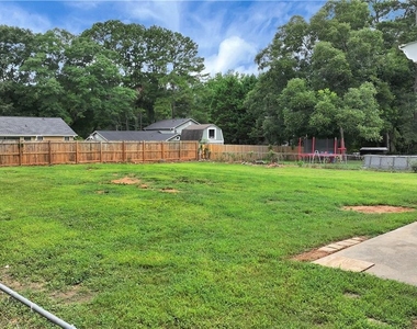 649 Oakland Way - Photo Thumbnail 4