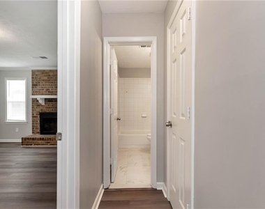 649 Oakland Way - Photo Thumbnail 25