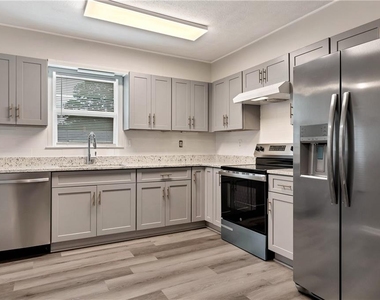 649 Oakland Way - Photo Thumbnail 15