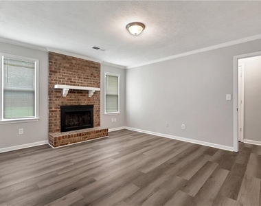 649 Oakland Way - Photo Thumbnail 23