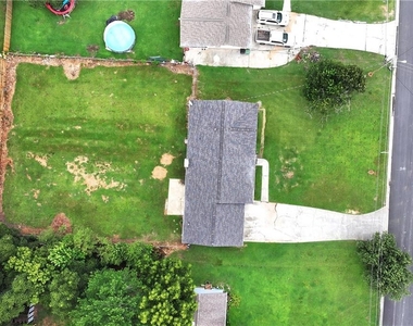 649 Oakland Way - Photo Thumbnail 5