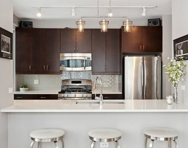 123 S Green Street - Photo Thumbnail 8
