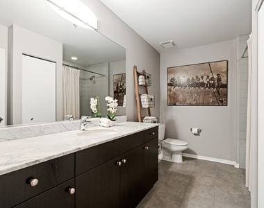 123 S Green Street - Photo Thumbnail 21